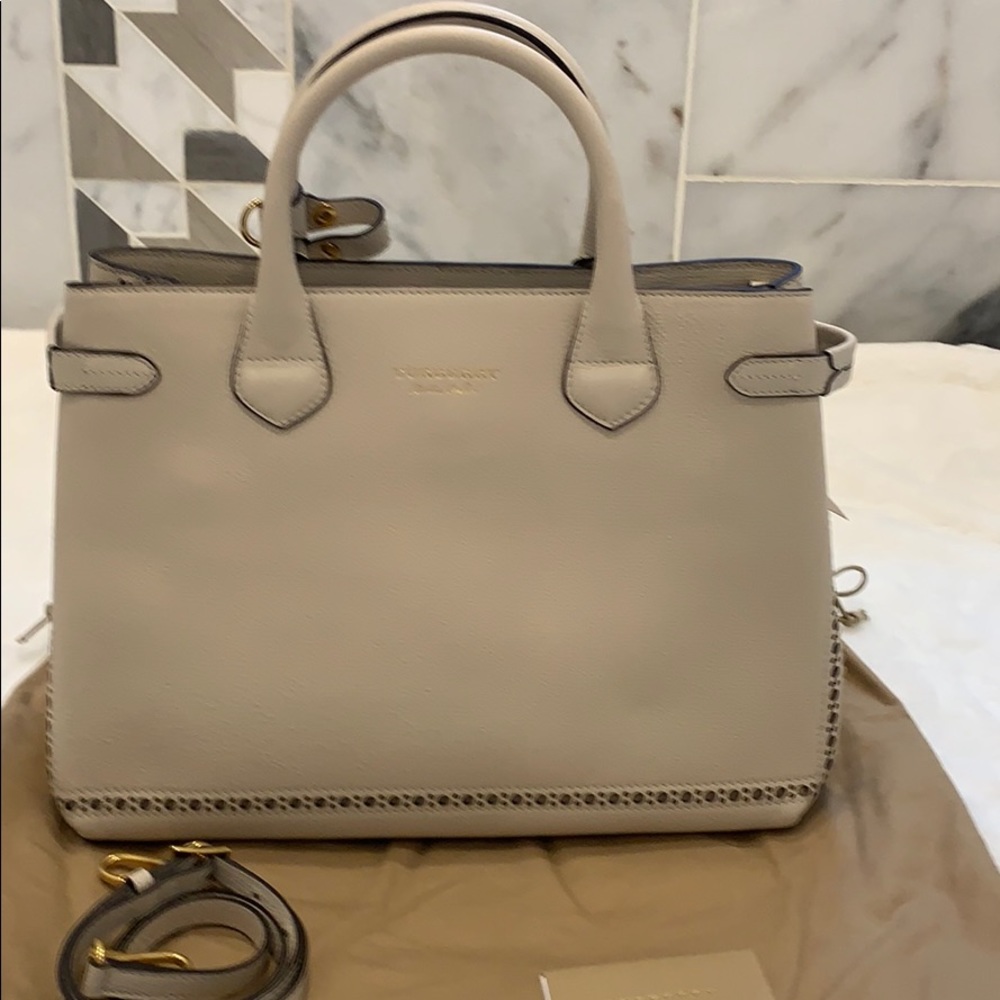 NWT MEDIUM BURBERRY BANNER - Picture 2 of 8